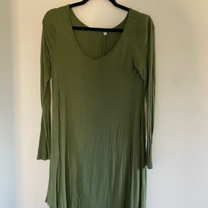 #34 Boutique bought diagonal hem green dress size small